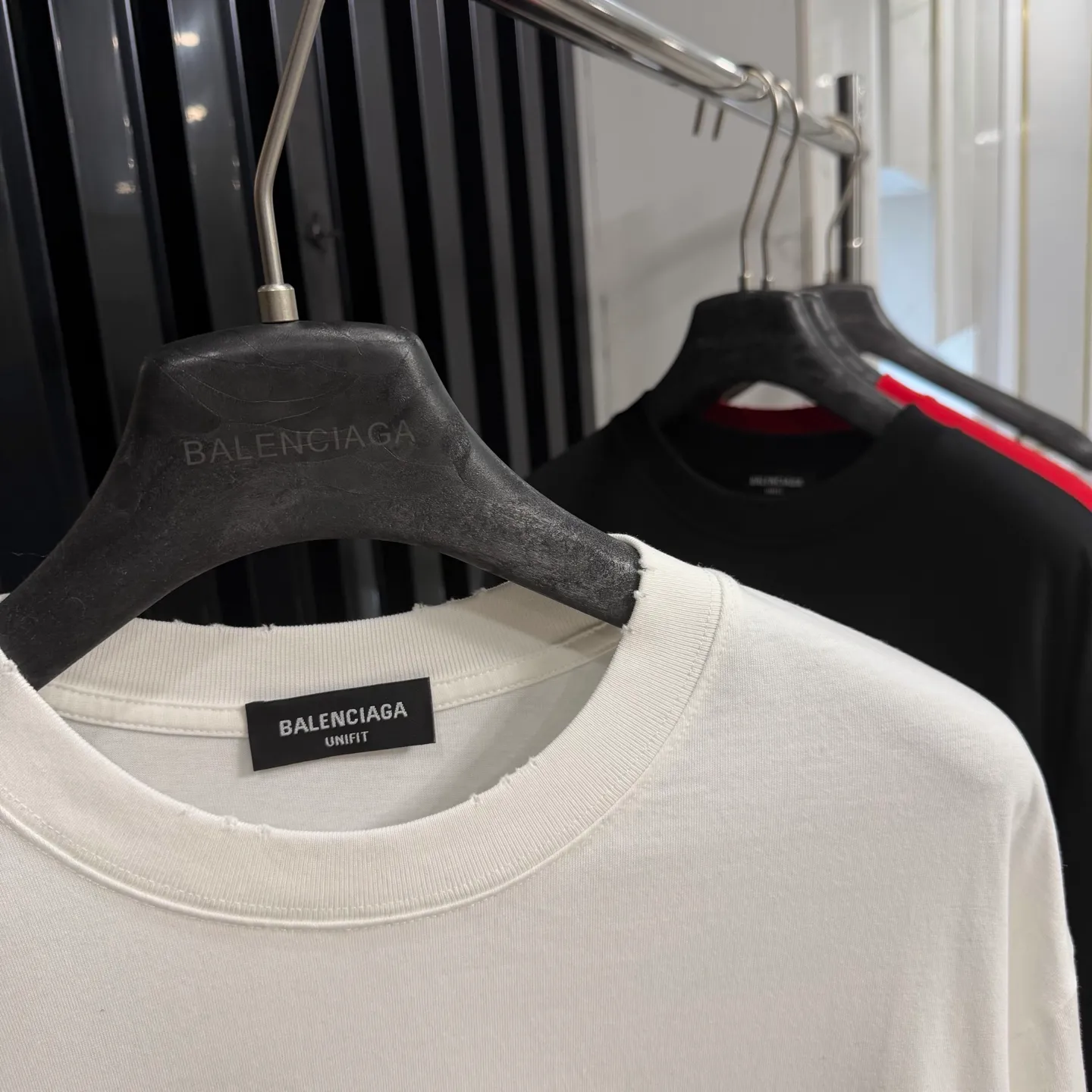 P100-BALENCIAGA* 2026 New Arrival. . 270g .Oversize . Same Style. . -Color：Black White Red -SIZE：S M L XL 7109